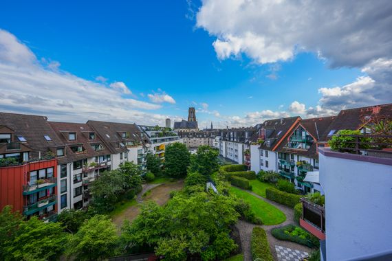 2-Zimmer-Wohnung im Herzen von Köln mit außergewöhnlichem Grundriss und herrlichem Ausblick