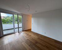 Elternschlafzimmer mit Austritt Balkon 