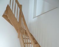 Diele mit Treppe ins Studio