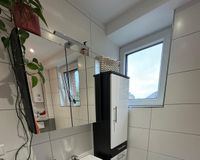 Badezimmer mit Fenster 